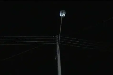 FALTA DE ENERGIA ELÉTRICA SEM AVISO PRÉVIO POR MAIS DE 5 HORAS DEIXA MORADORES SEM LUZ NO IMBASSAÍ E NA URBIS NA NOITE DA QUINTA (14)